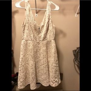 Sequins Creme Dess